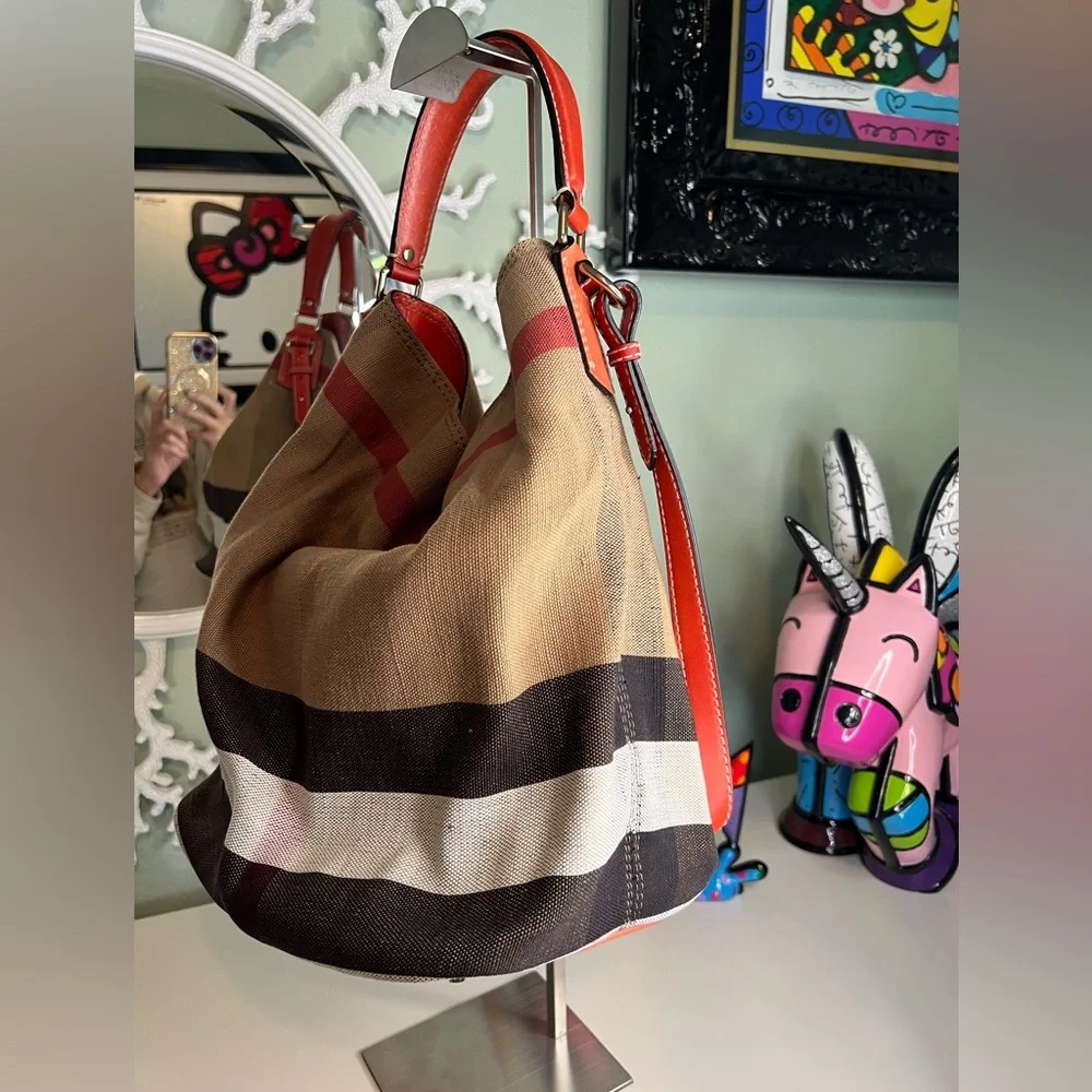 Burberry Mega Check Ashby bucket bag - Picture 5 of 14